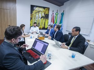 Câmara confirma convocação de novos servidores em reunião com promotora do MPE