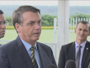 Após criticar isolamento, Jair Bolsonaro amplia lista de serviços essenciais