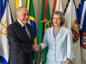 Presidente da República interina, Carmem Lúcia prefere discrição