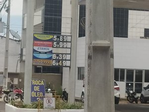 Gasolina comum chega a R$5,89 em Palmeira após retorno de impostos