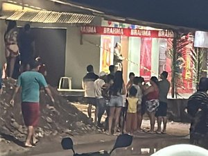 Homem é assassinado a tiros dentro de bar no bairro Mata do Rolo, em Rio Largo