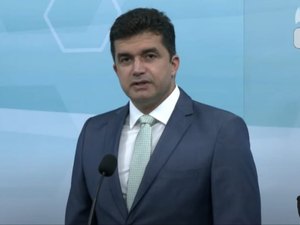 Em debate, Rui Palmeira desafia adversários que não compareceram