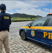 PRF apreende 54 toneladas de milho sem comprovação fiscal em São Miguel dos Campos