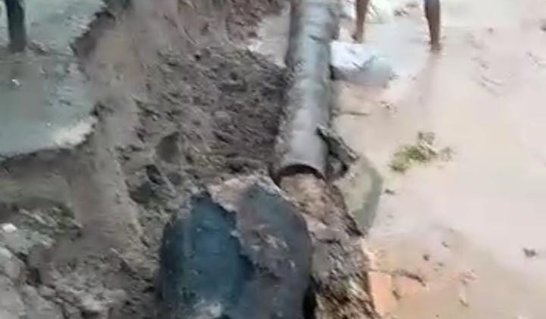 [Vídeo] Ruas no povoado Alecrim ficam destruídas após fortes chuvas