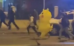 Pikachu se junta a protestos na Turquia e viraliza: 'Tem que pegar todos'