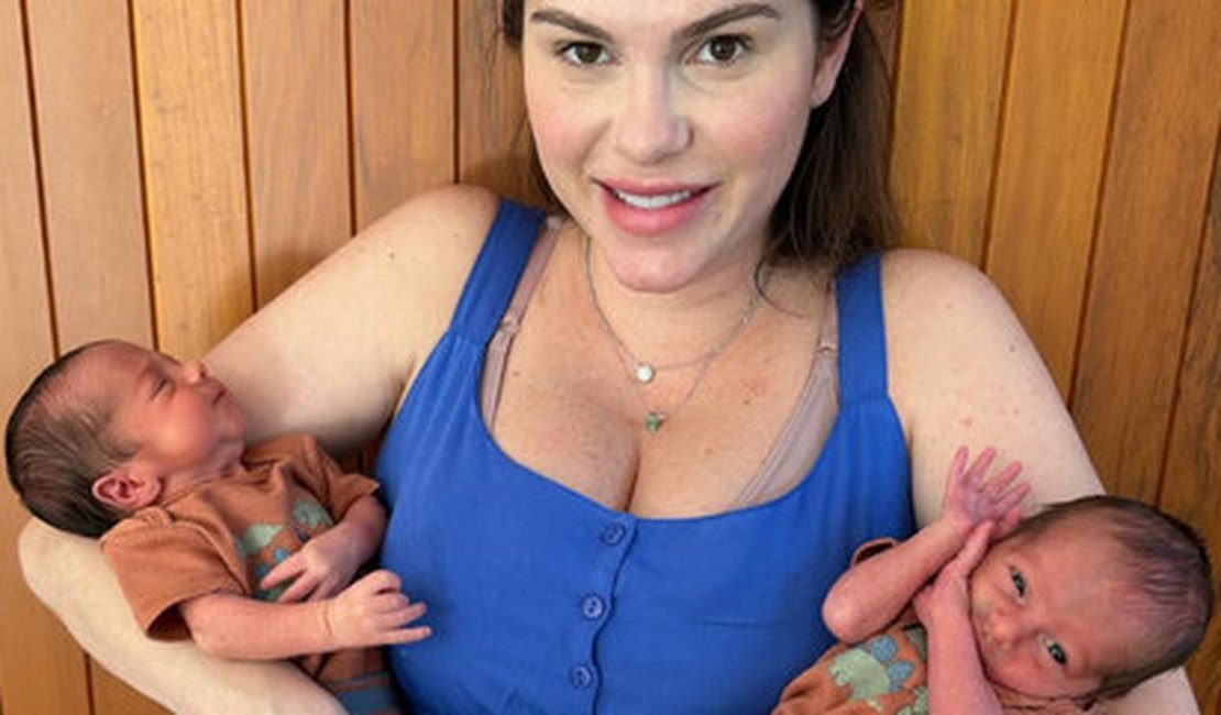 Bárbara Evans conta que não consegue amamentar os filhos gêmeos