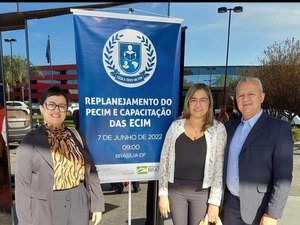 Secretário de Educação de Maragogi recebe certificado em Brasília