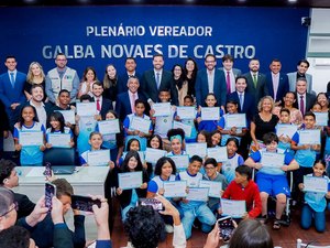 Circuito Câmara abre as portas do Legislativo para estudantes de escola municipal
