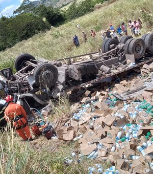 Homem morre após capotamento de caminhão em Maribondo