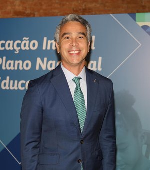 Parlamentares se reúnem para tratar as diretrizes da educação em 2025