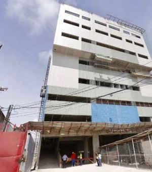 Renan Filho confirma que Hospital da Mulher será entregue até julho