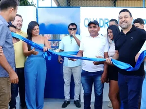 Prefeita de Novo Lino entrega quadra poliesportiva na comunidade Macapá