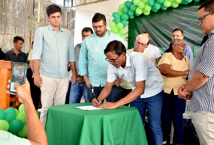 Um dia histórico para Messias: prefeito Marcos Silva assina ordem de serviço para obras do Complexo Poliesportivo