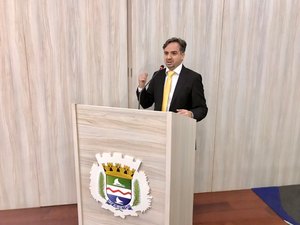 Vereador Joãozinho critica omissão de documentos de contratação sem licitação de escritórios de advocacia