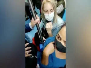 Vídeo: mulher é escoltada pela PM aos gritos de “racista” no Metrô SP