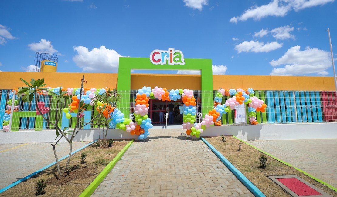 Governo entrega creche e ginásio e autoriza nova escola em Poço das Trincheiras