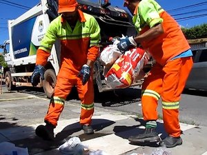 Fortes chuvas afetam coleta de lixo na parte alta de Maceió