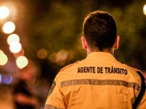 Viatura da Polícia Civil com preso se envolve em acidente 