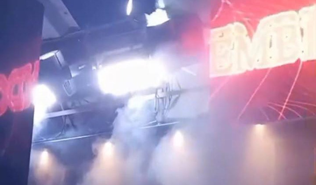 Trio elétrico de Igor Kannário pega fogo e assusta foliões na Barra de São Miguel