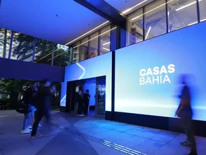 Justiça mantém suspensão de demissões em massa das Casas Bahia