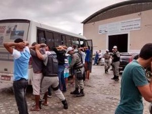 Operação ?Fecha Quartel? apreende 33 veículos e autua 61 motoristas por irregularidades