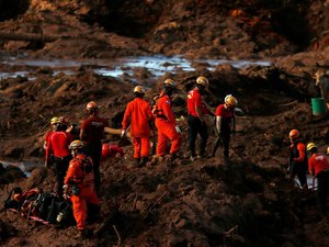 Sobe para 65 número de mortos em Brumadinho
