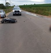 Colisão entre carro e moto deixa duas pessoas feridas em Lagoa da Canoa
