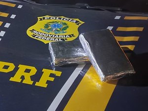 Grávida de oito meses é detida com 2kg de cocaína viajando para Maceió