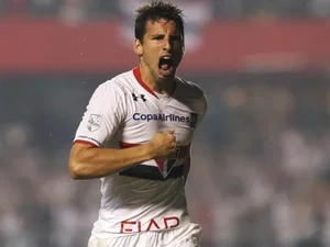 Calleri quebra recordes com gol marcado em vitória do São Paulo