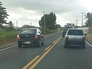 Motorista flagra veículo oficial da PGJ em ultrapassagem proibida