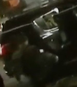 Mulher é baleada na porta de casa durante troca de tiros entre a PM e suspeitos no Vergel