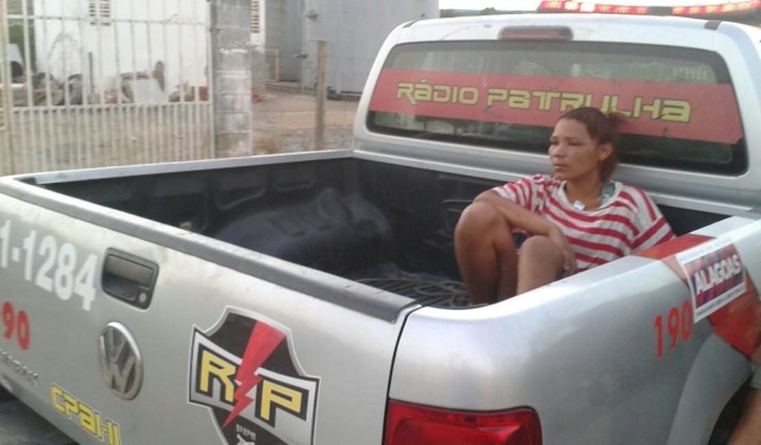 Mulher embriagada quebra tudo dentro de casa e é detida pela polícia