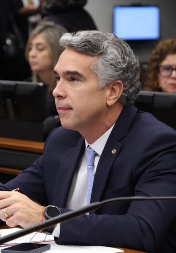 Rafael Brito defende fim da escala 6x1 e destaca expectativa para votação