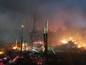 Explosão mata dois em suposto laboratório do tráfico no Rio de Janeiro