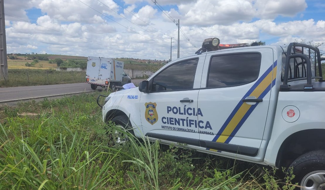 Cadáver crivado de balas é encontrado na zona rural de Delmiro Gouveia