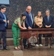 Prefeita faz acordo para Moradia Legal em São Luís do Quitunde