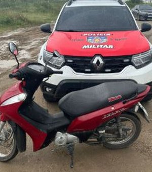 Policiais do 9º BPM recuperam moto de vítima de assalto em Delmiro Gouveia