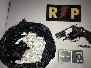 Ações do BPRp e Força Tarefa retiram três armas de fogo e drogas de circulação 