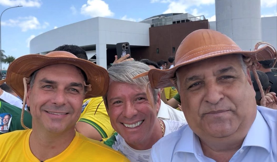 Cabo Bebeto destaca força de Arapiraca durante motociata de Flávio Bolsonaro