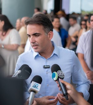 “O que falta é oportunidade”, diz Renato Filho ao propor mais escolas bilíngues em Alagoas