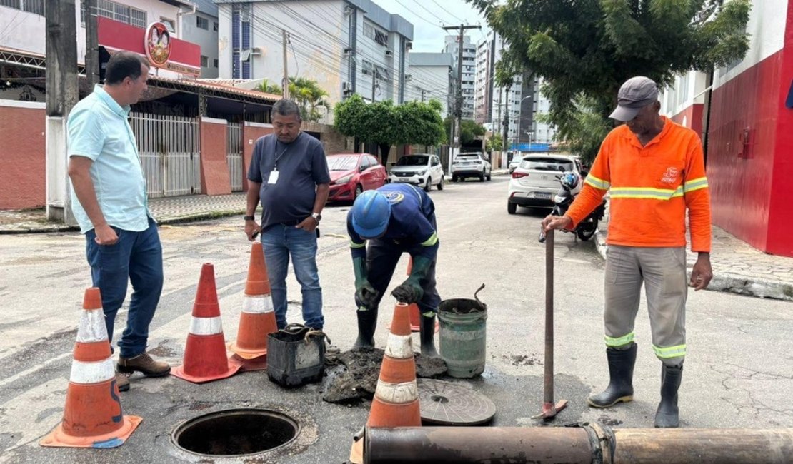 Operação Língua Suja identifica dois vazamentos de esgoto da BRK na Pajuçara