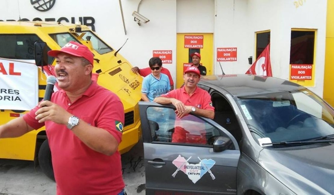 Greve dos trabalhadores de carros-fortes deixa caixas eletrônicos sem dinheiro