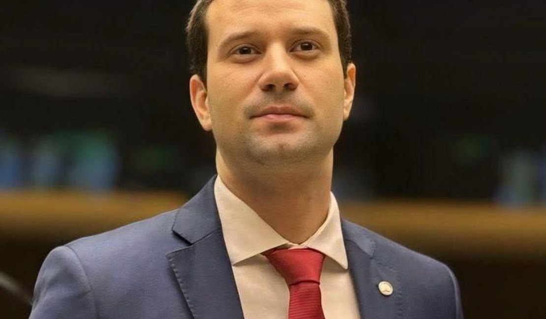 Spray de pimenta: lei sancionada tem base em proposta de Daniel Barbosa