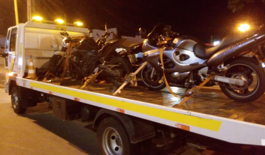Quatro condutores de moto são autuados por infrações na Ponta Verde