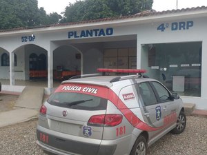 Assalto em plena luz do dia deixa vítima sem carro em Arapiraca