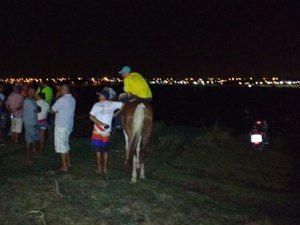Pescadores desaparecem após embarcação afundar no Lago da Perucaba