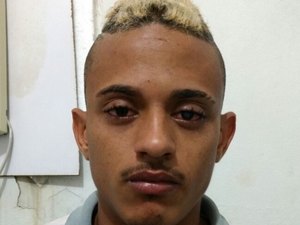 Jovem é preso com drogas e dinheiro na parte alta de Maceió