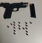 Homem é flagrado com pistola escondida dentro do carro em Flexeiras