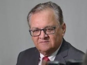 Após lutar pela vida, prefeito de Santana do Ipanema morre de covid-19 