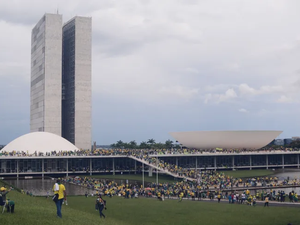 Moraes dá 24 horas para PGR se manifestar sobre suspensão da posse de deputados suspeitos de envolvimento em atos criminosos